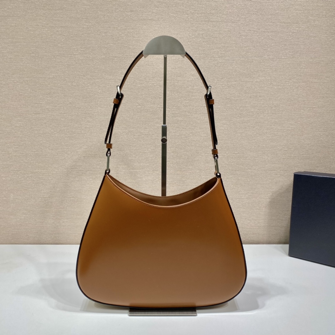 Prada Cleo Handbags-Patent Leather-30X18.5X4CM Prada Cleo Handbags-Patent Leather-30X18.5X4CM