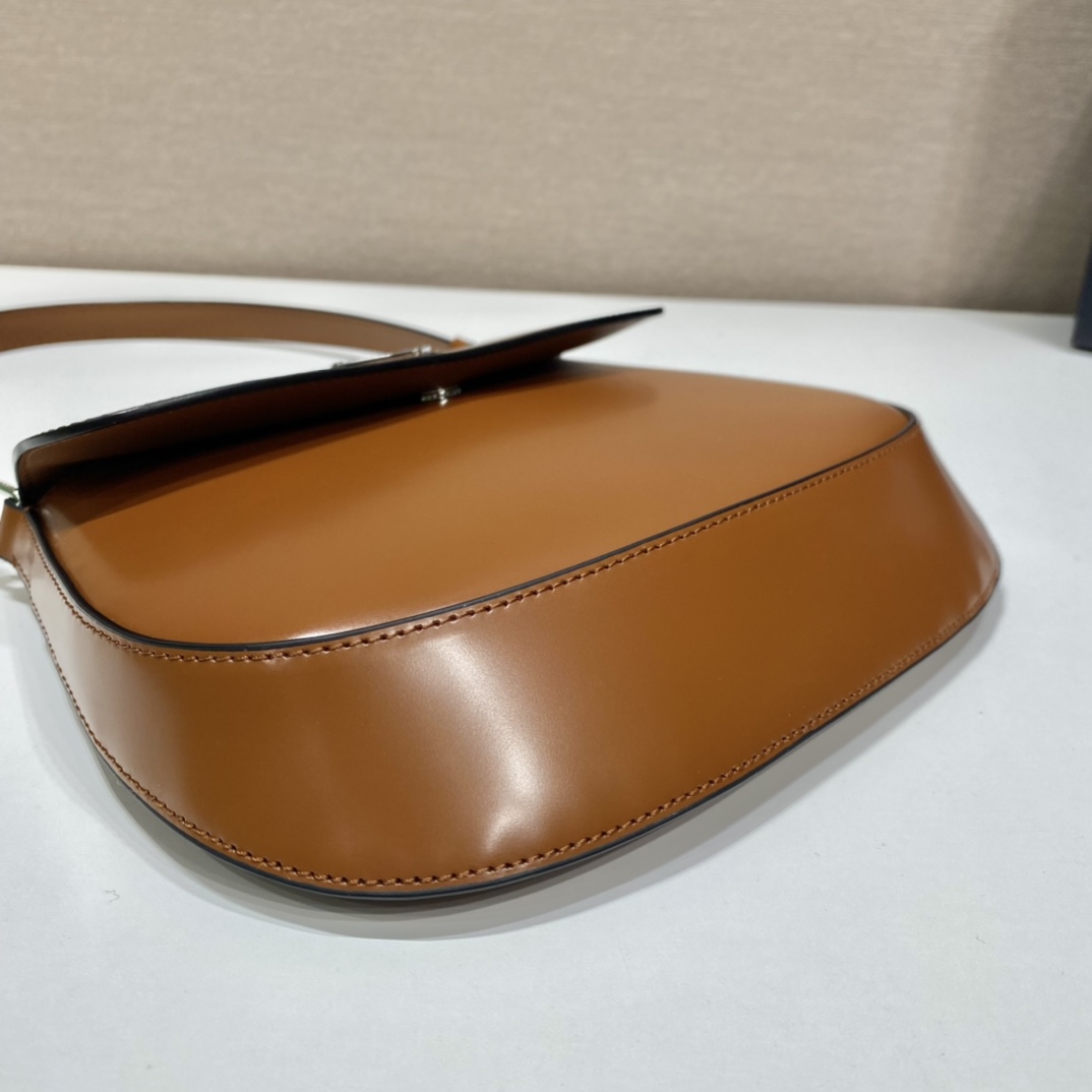 Prada Cleo Handbags-Patent Leather-23*18*4CM Prada Cleo Handbags-Patent Leather-23*18*4CM