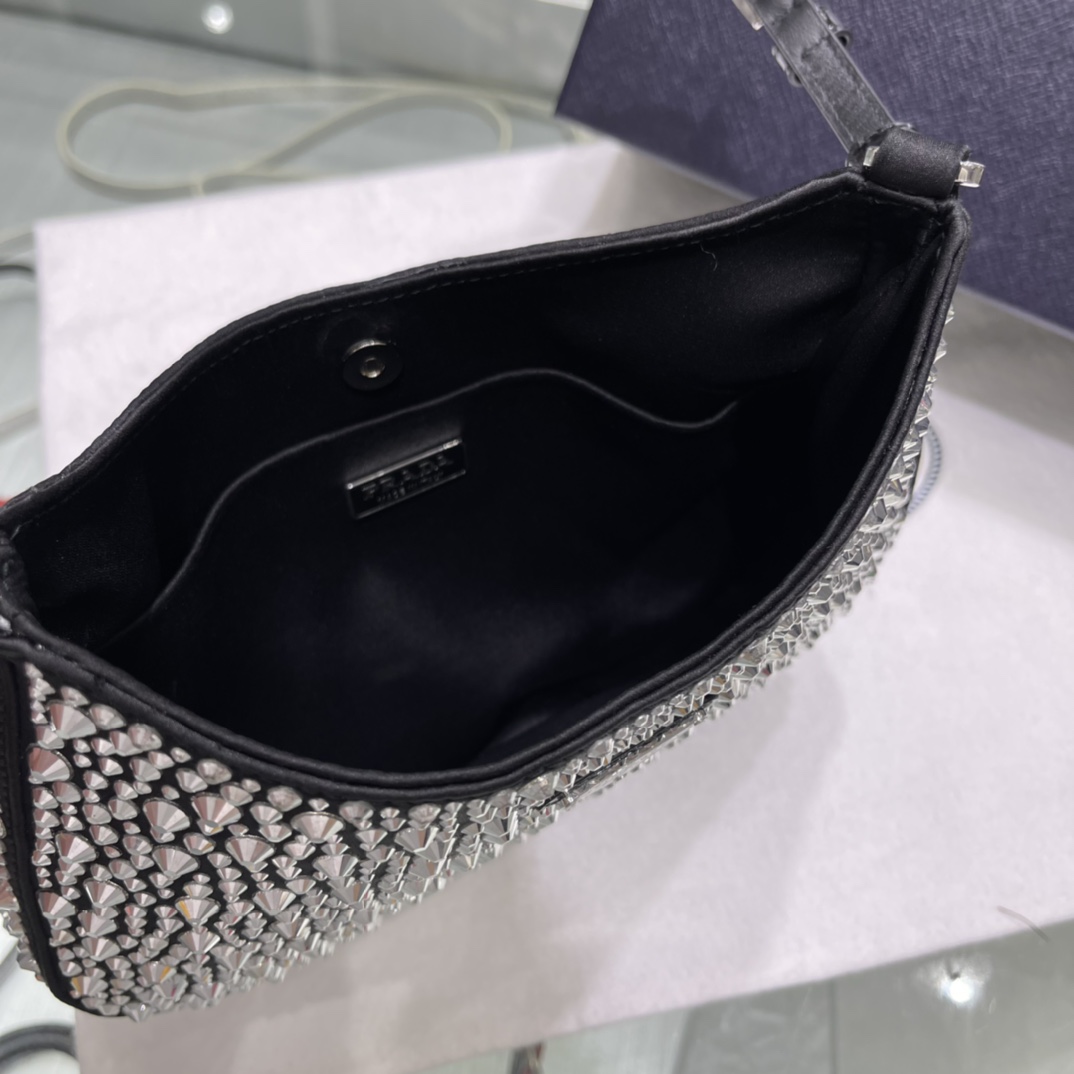Prada Cleo Handbags-Patent Leather-23*18*4CM Prada Cleo Handbags-Patent Leather-23*18*4CM