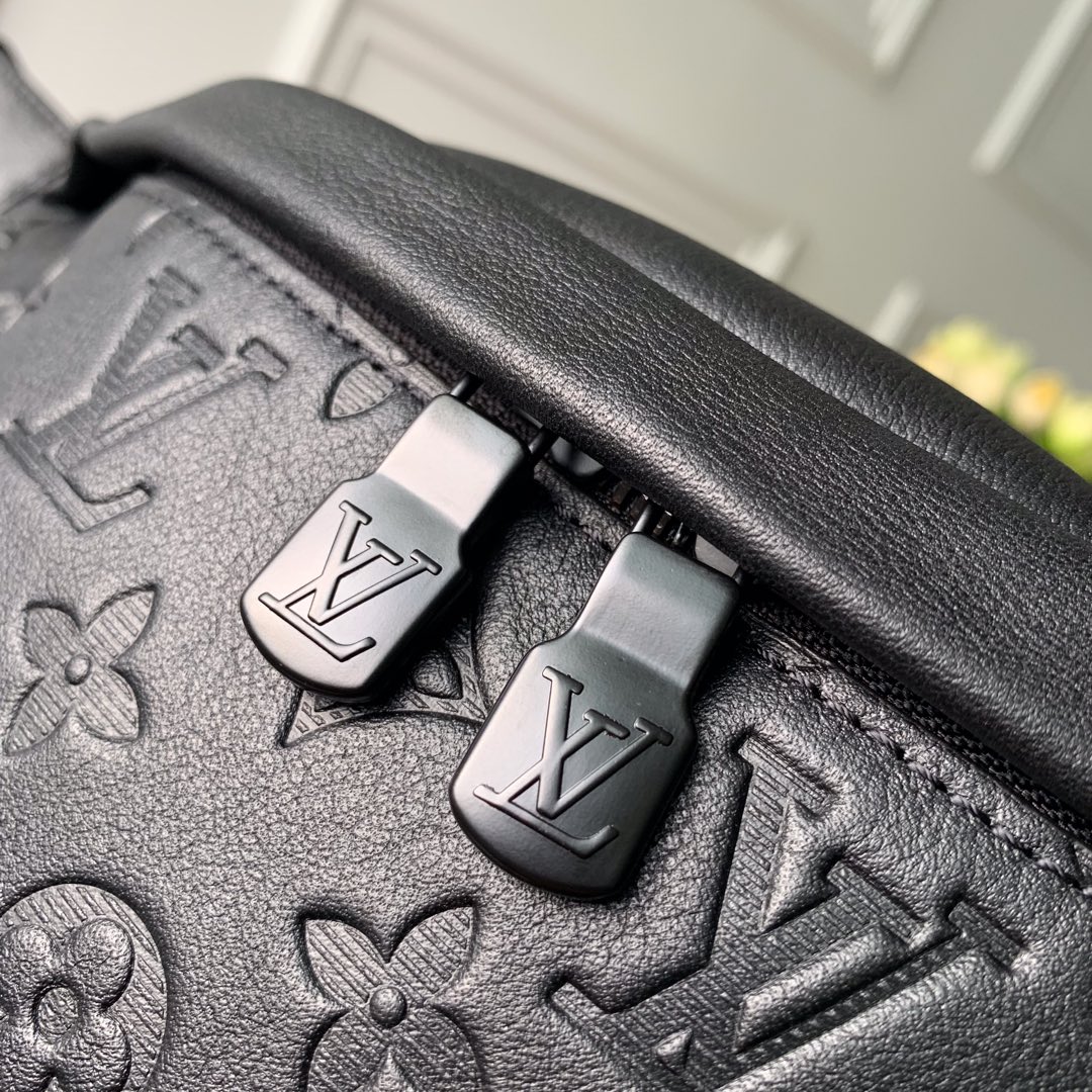 Louis Vuitton Discovery Bumbag-47*20*9CM