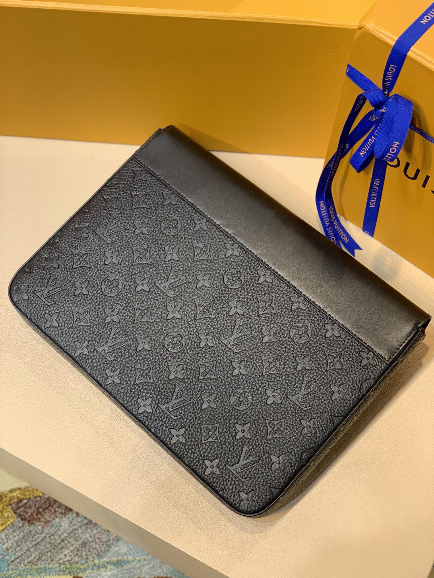 Louis Vuitton Pochette Steamer -M80107-32 x 22 x 4CM Louis Vuitton Pochette Steamer -M80107-32 x 22 x 4CM