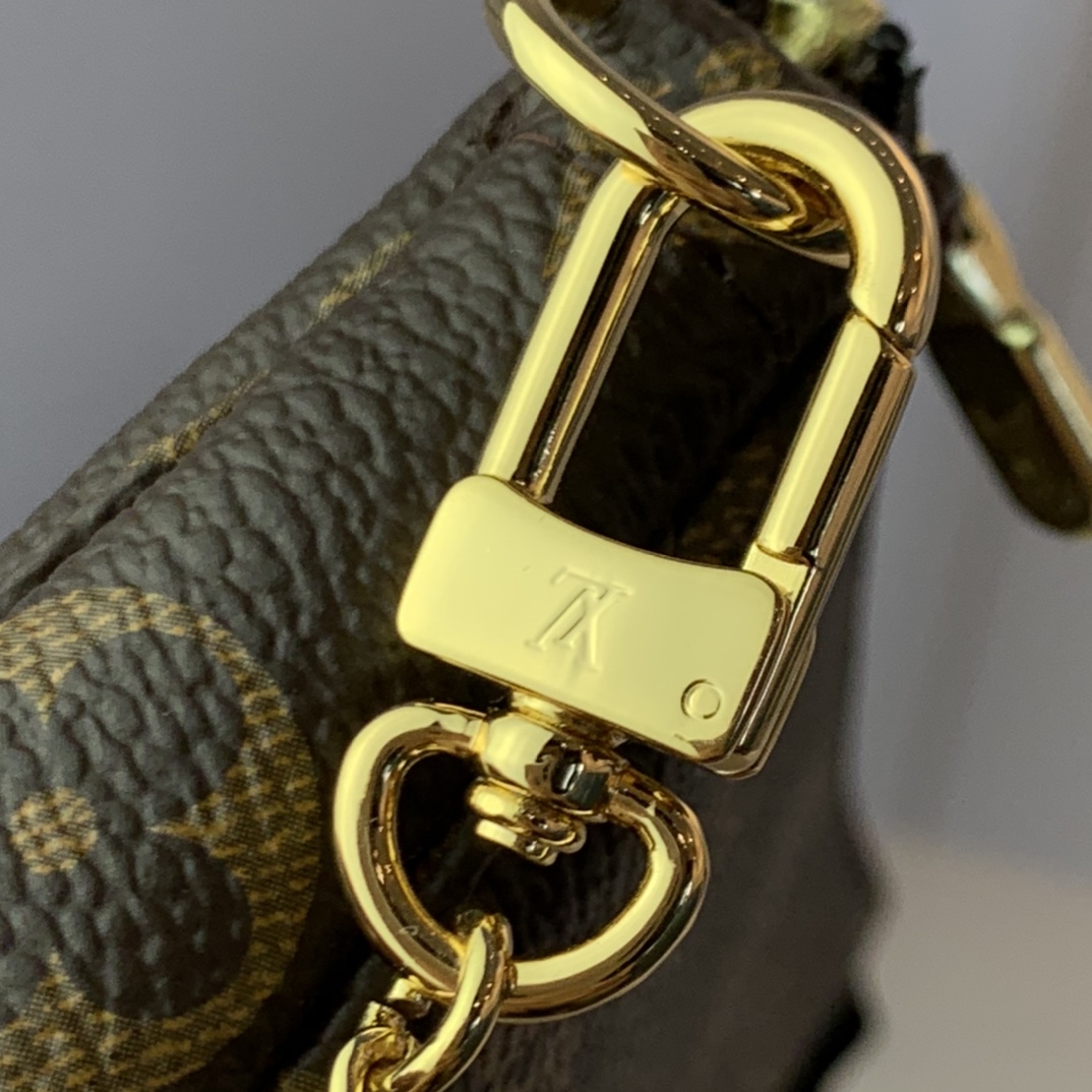 Louis Vuitton Pochette Accessoires-15.5*4*10.5CM