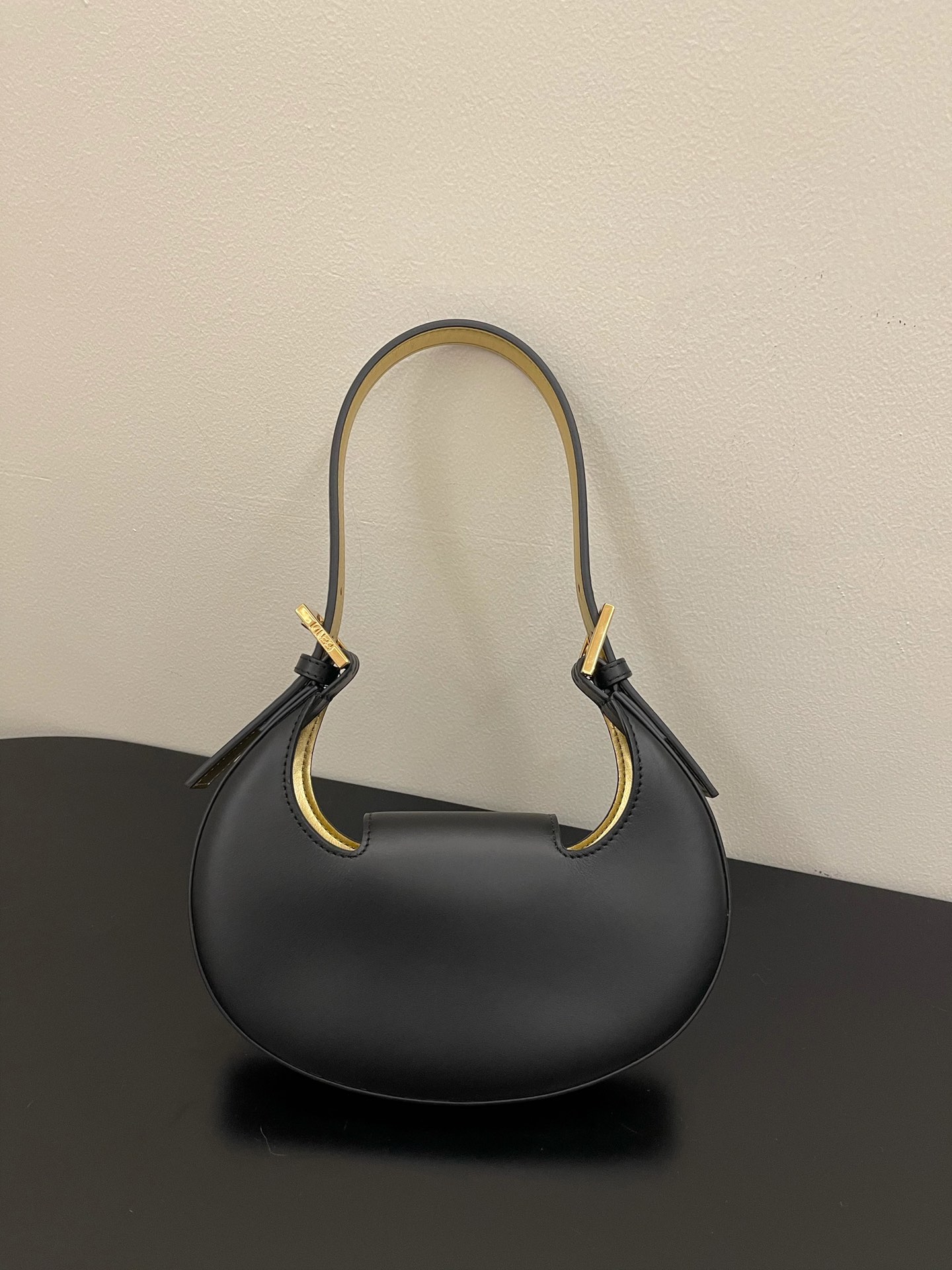Fendi Cookie-22×4.5×17.5CM