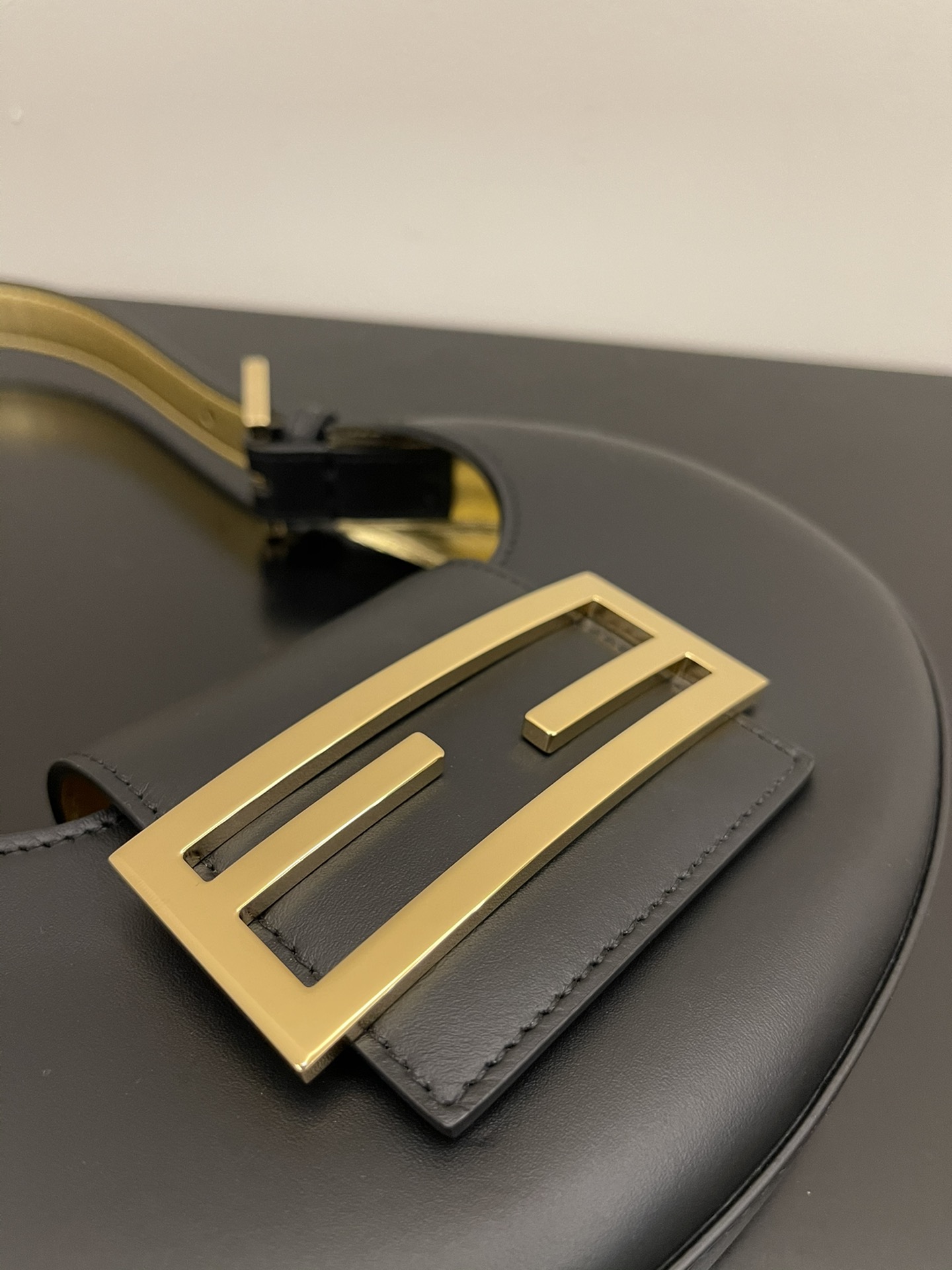 Fendi Cookie-22×4.5×17.5CM