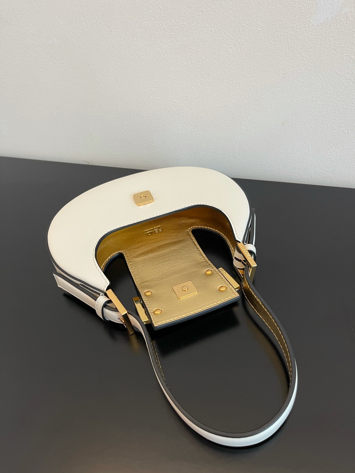Fendi Cookie-22×4.5×17.5CM
