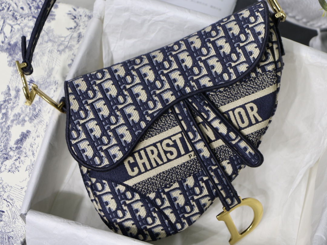 Diro Saddle Bag-25.5 x 20 x 6.5CM Diro Saddle Bag-25.5 x 20 x 6.5CM