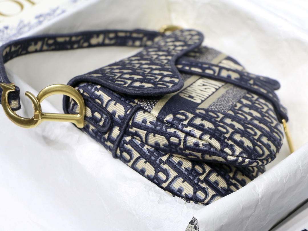 Diro Saddle Bag-25.5 x 20 x 6.5CM Diro Saddle Bag-25.5 x 20 x 6.5CM