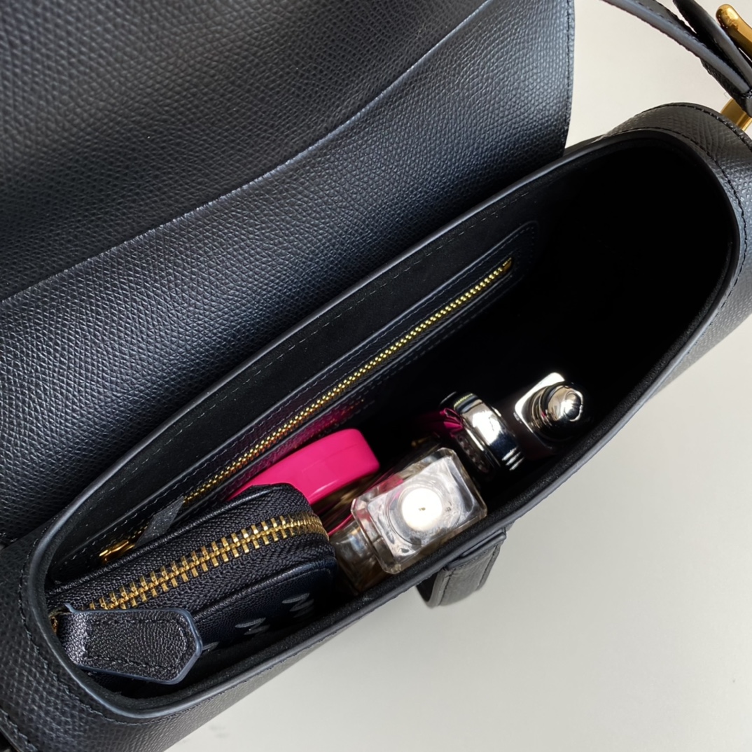Diro Saddle Bag-25.5×6.5×20CM Diro Saddle Bag-25.5×6.5×20CM