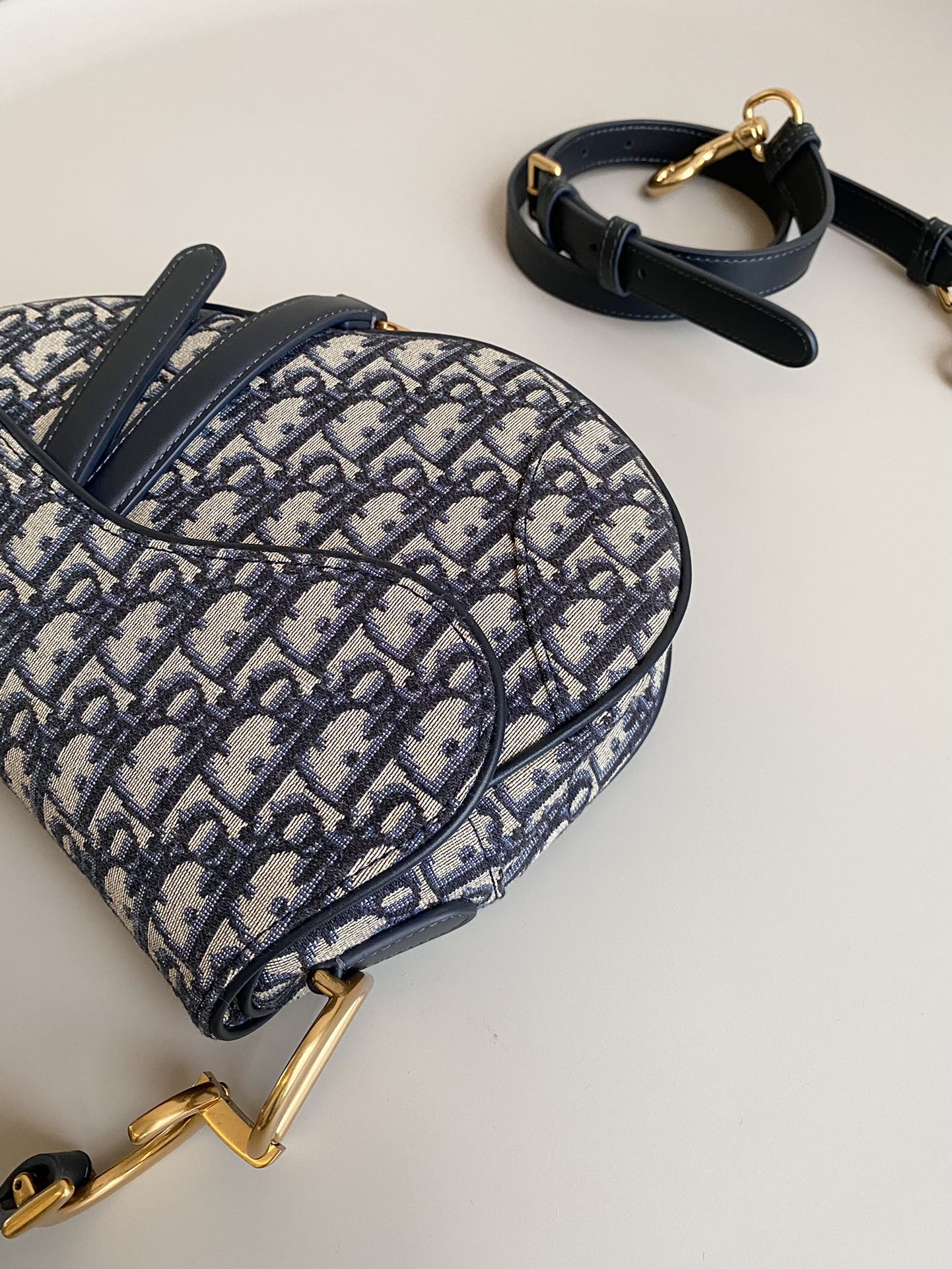 Diro Saddle Bag-25.5×6.5×20CM Diro Saddle Bag-25.5×6.5×20CM