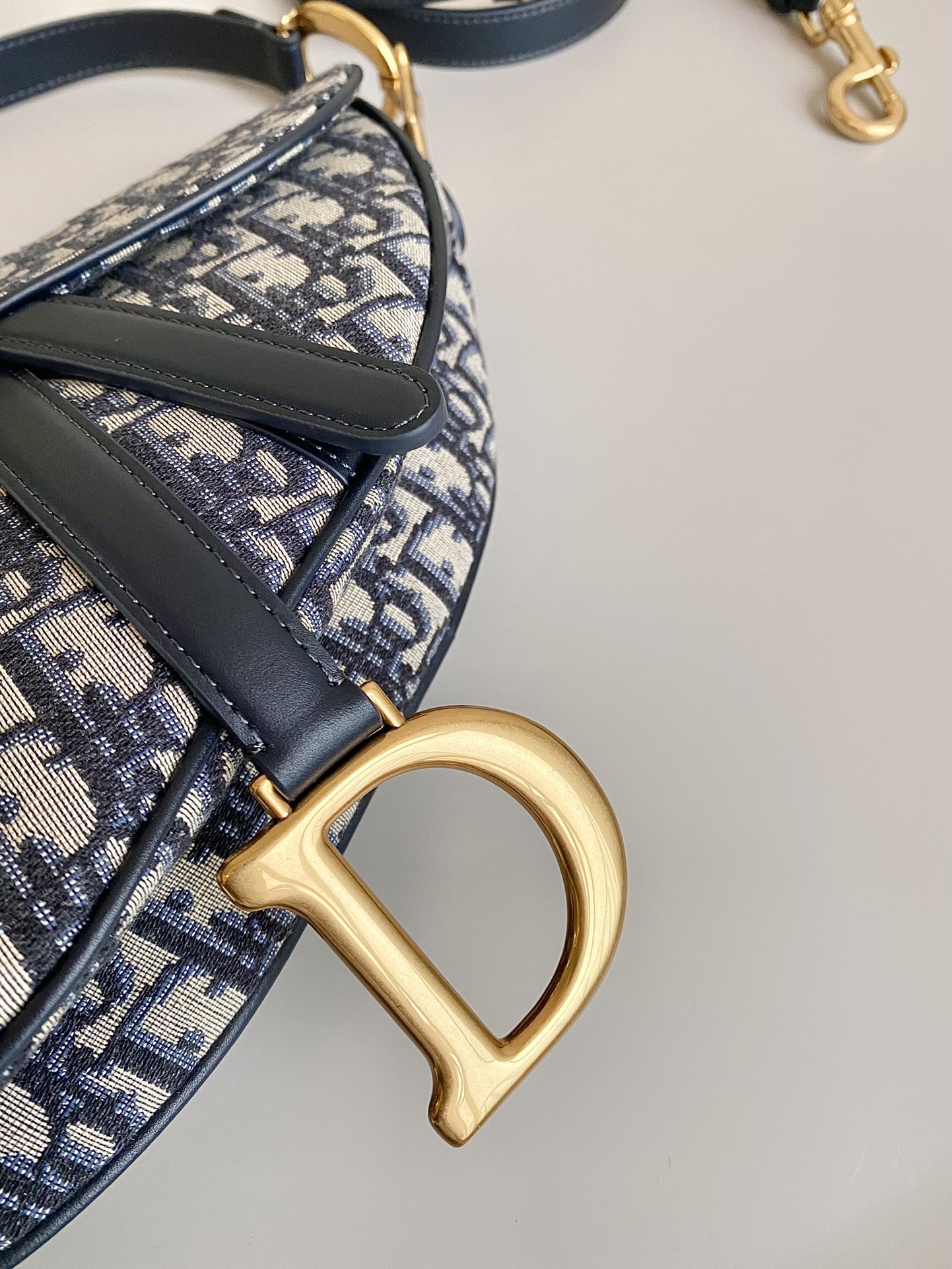 Diro Saddle Bag-25.5×6.5×20CM Diro Saddle Bag-25.5×6.5×20CM