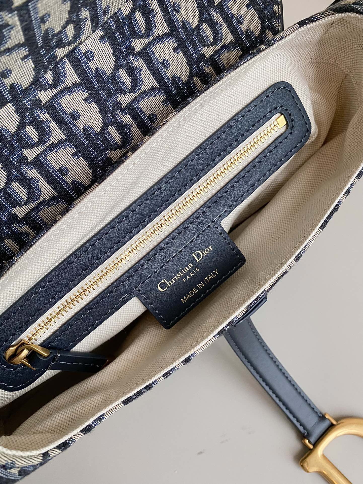 Diro Saddle Bag-25.5×6.5×20CM Diro Saddle Bag-25.5×6.5×20CM