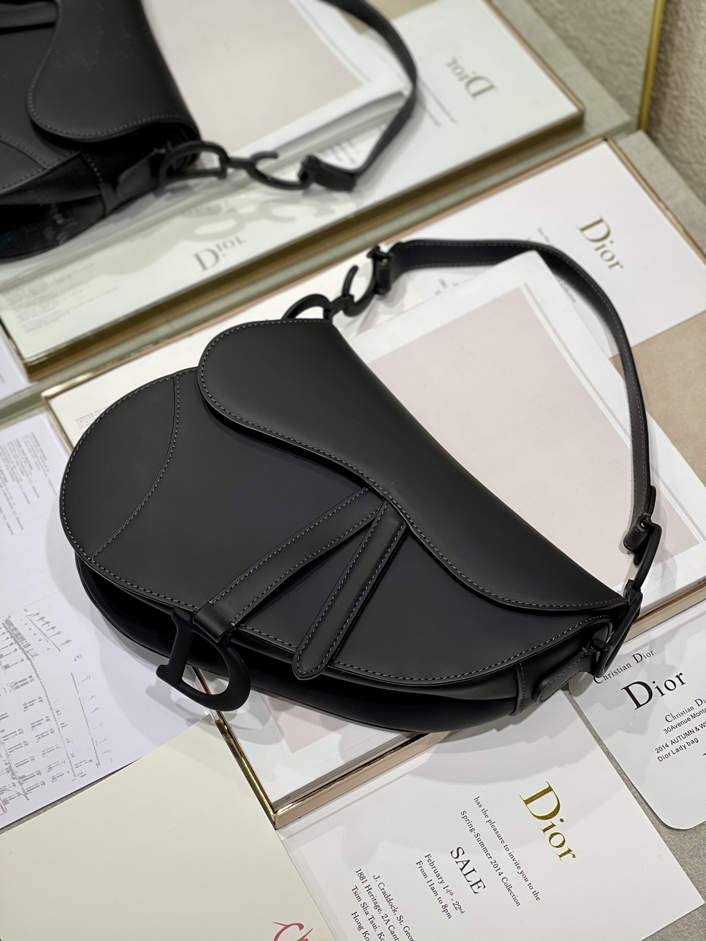 Diro Saddle Bag-25.5 x 20 x 6.5CM Diro Saddle Bag-25.5 x 20 x 6.5CM