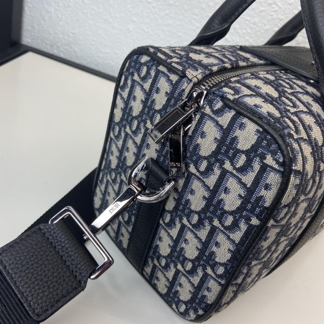 Diro Oblique Bag-26 x 16 x 14.5 CM
