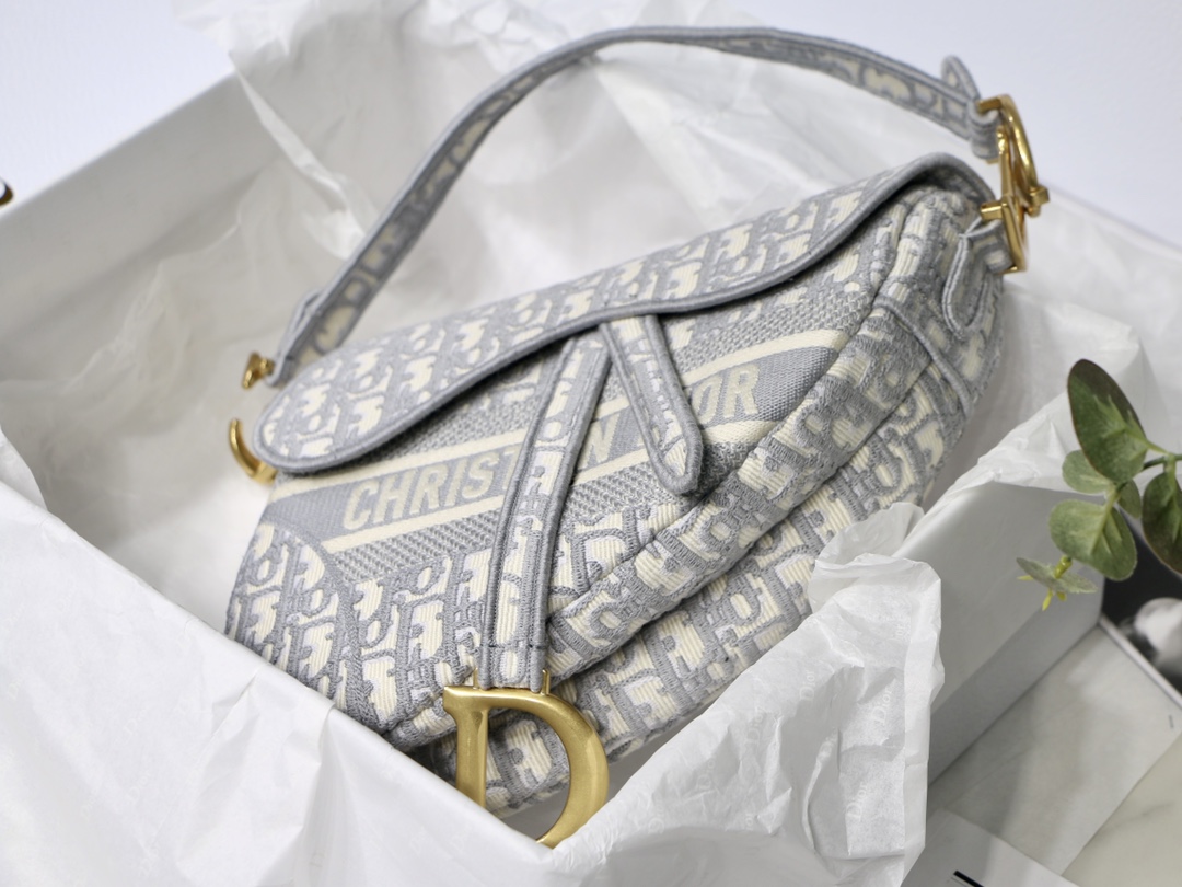Diro Saddle Bag-25.5 x 20 x 6.5CM Diro Saddle Bag-25.5 x 20 x 6.5CM