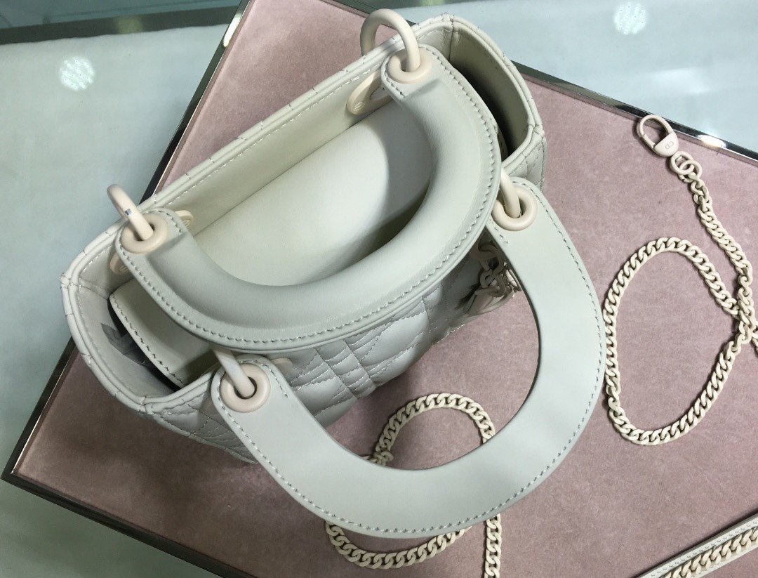 Lady Diro With Lambskin-17*15*8CM