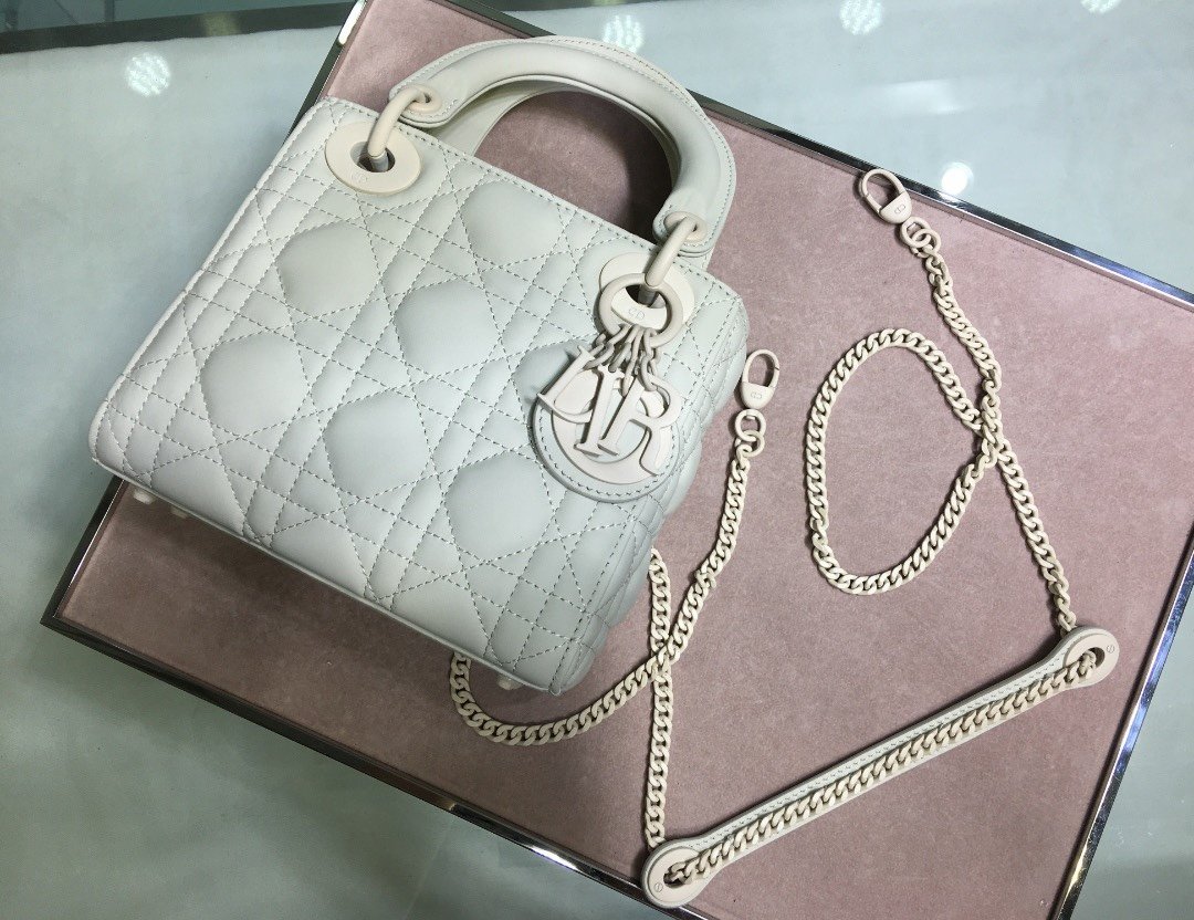 Lady Diro With Lambskin-17*15*8CM