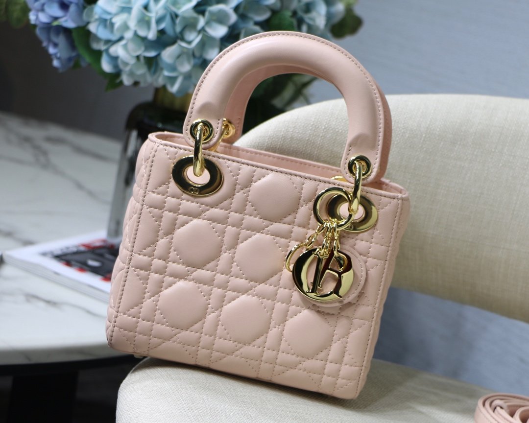 Lady Diro With Lambskin-17*15*8CM