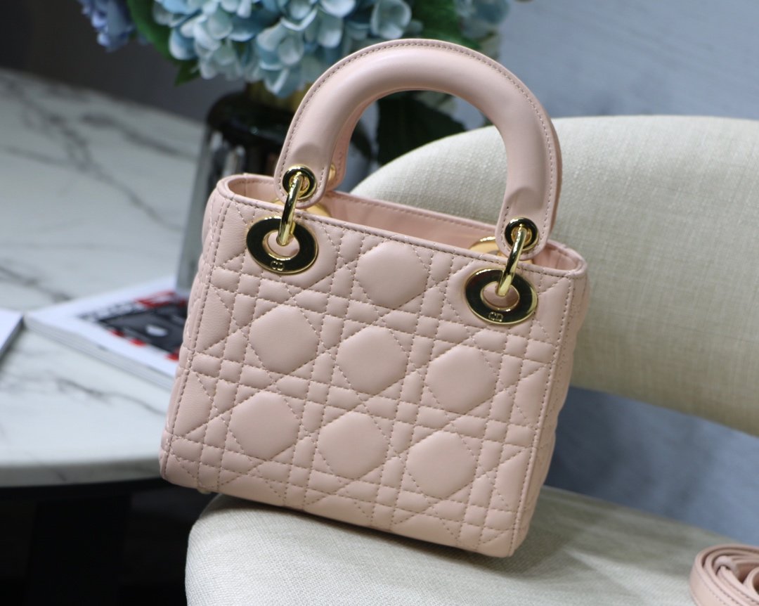 Lady Diro With Lambskin-17*15*8CM