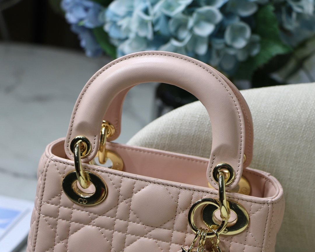 Lady Diro With Lambskin-17*15*8CM