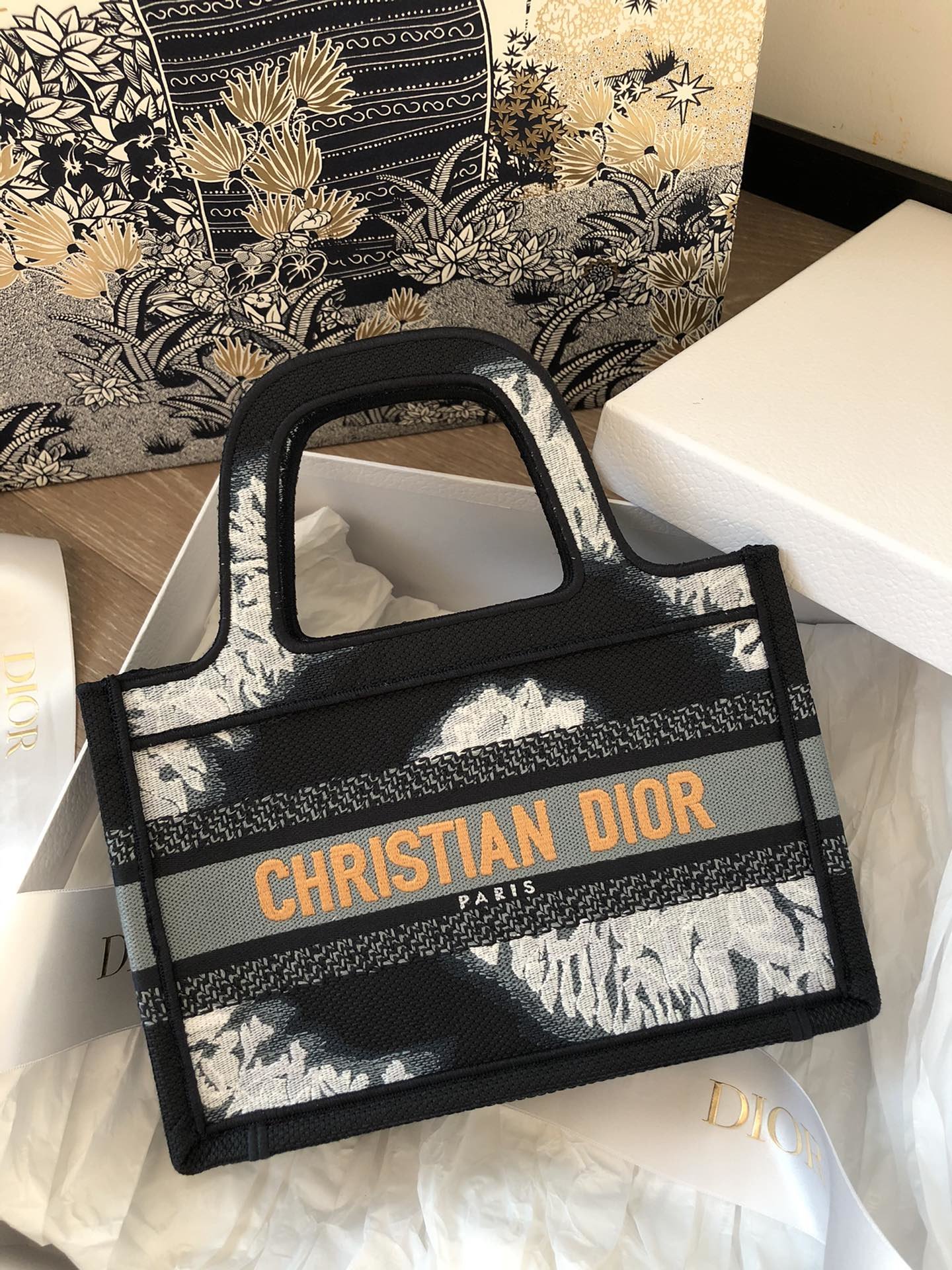 Diro Mini Book Tote-23*17*7CM