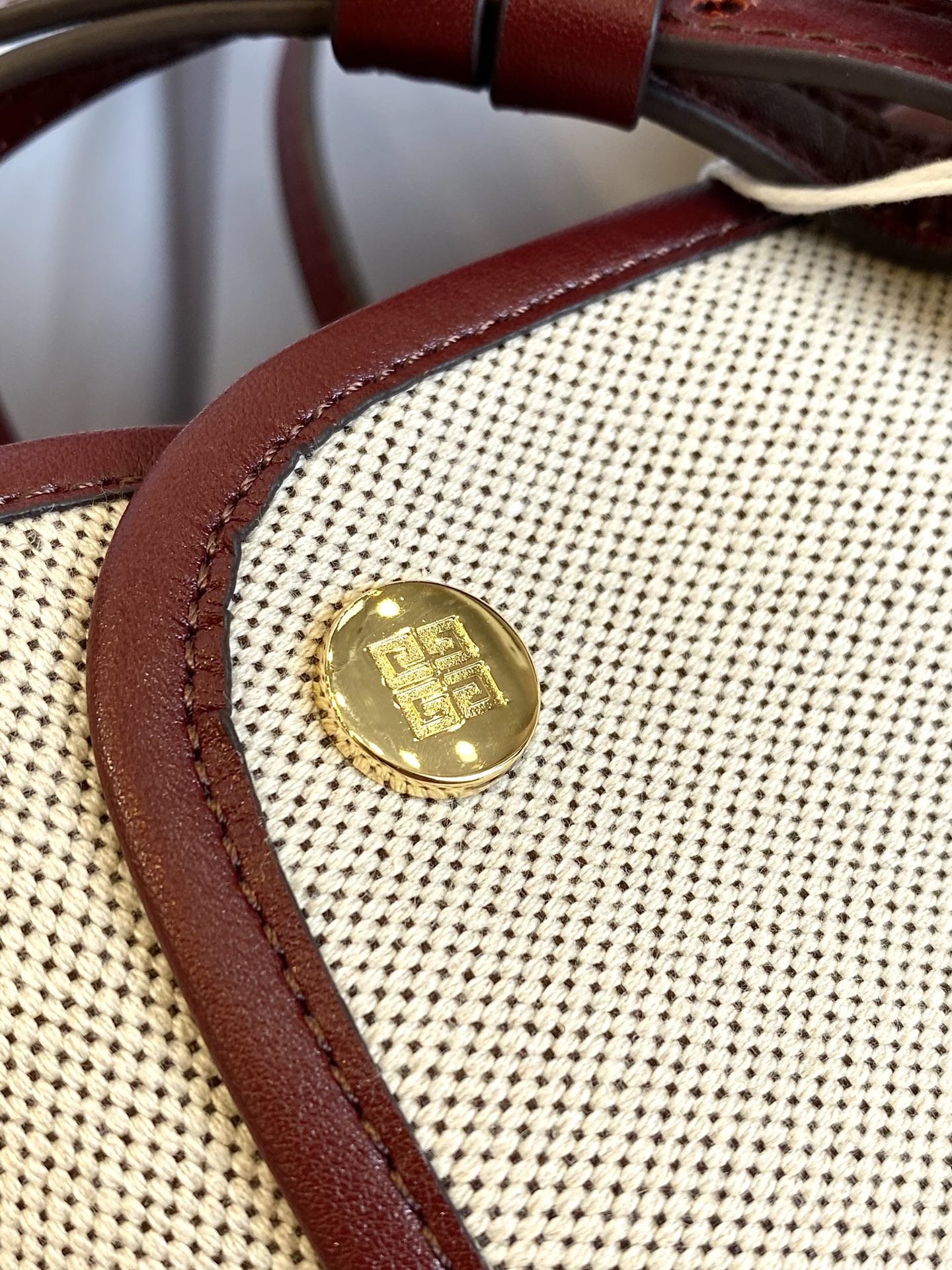Gienvchy Bond Tote-21*32*14CM