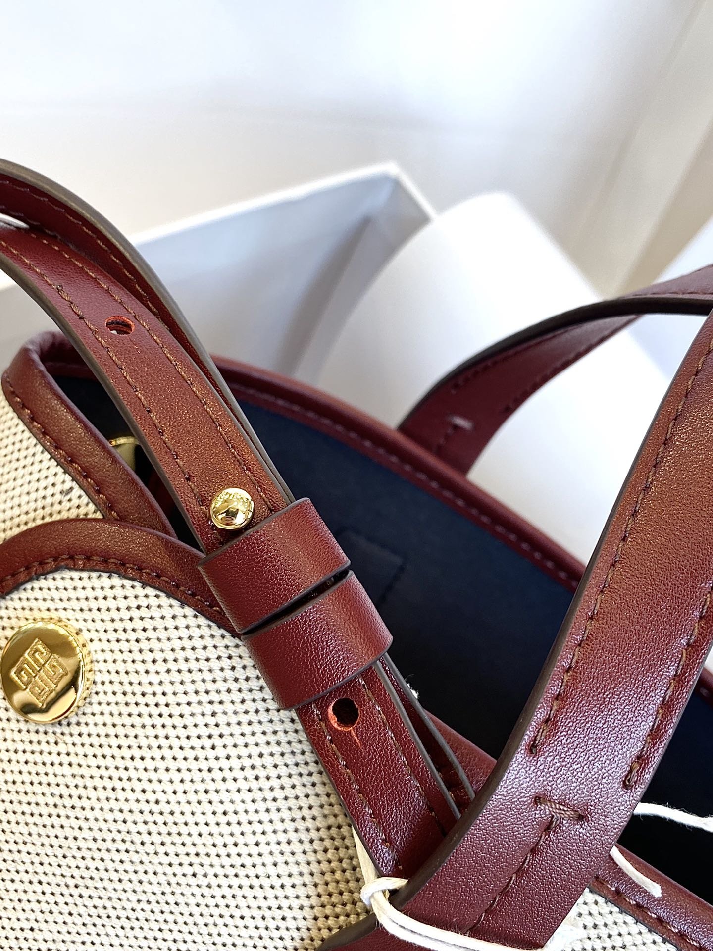 Gienvchy Bond Tote-21*32*14CM