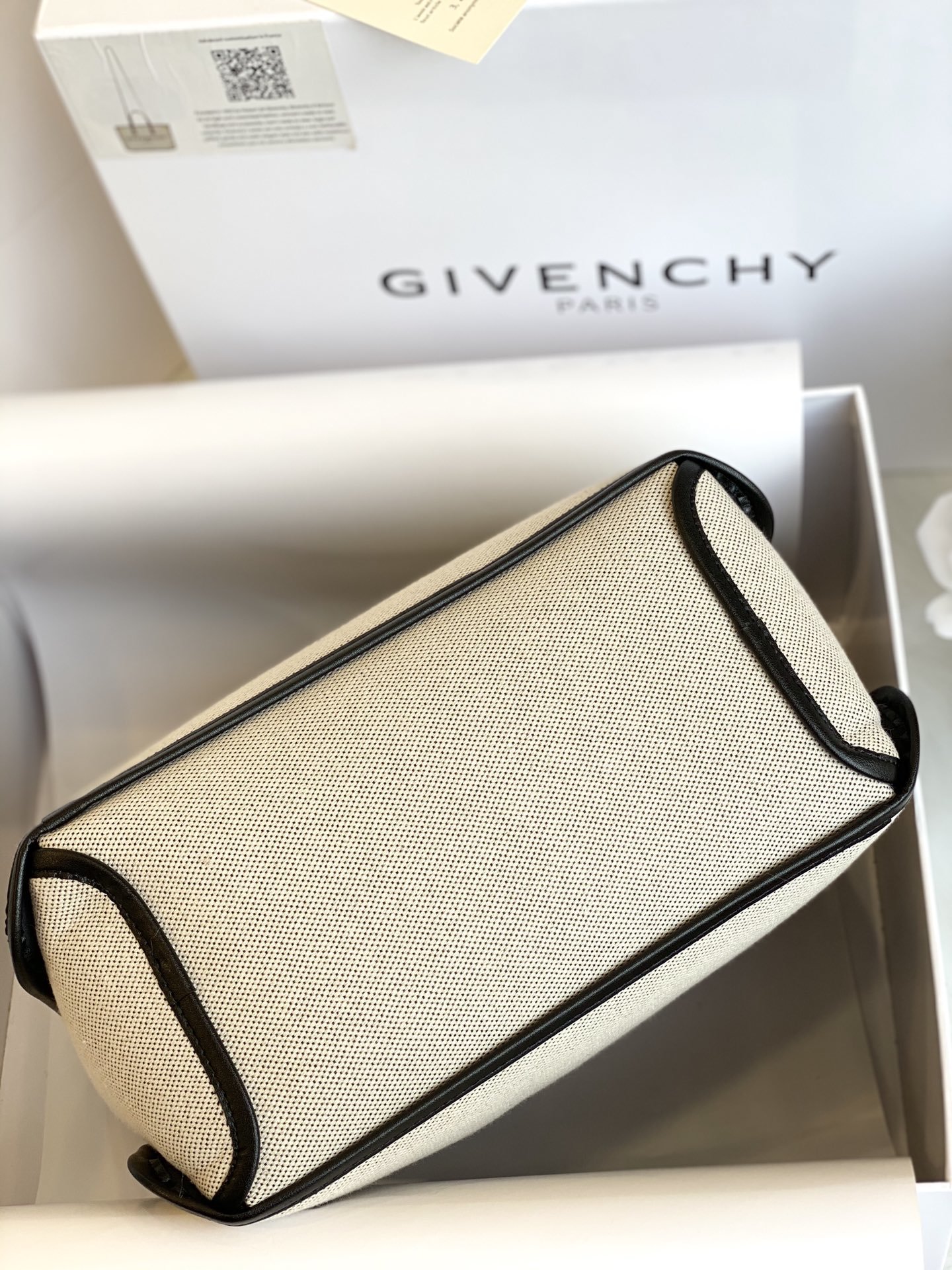 Gienvchy Bond Tote-21*32*14CM