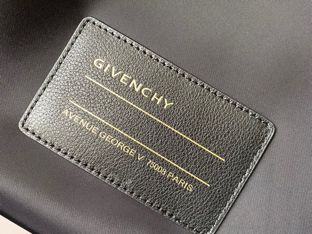 Gienvchy Backpack-28x40x15CM