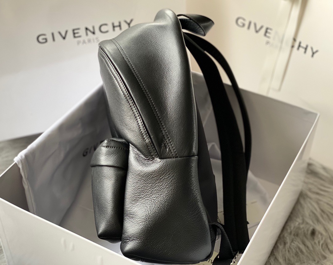 Gienvchy Backpack-28x40x15CM