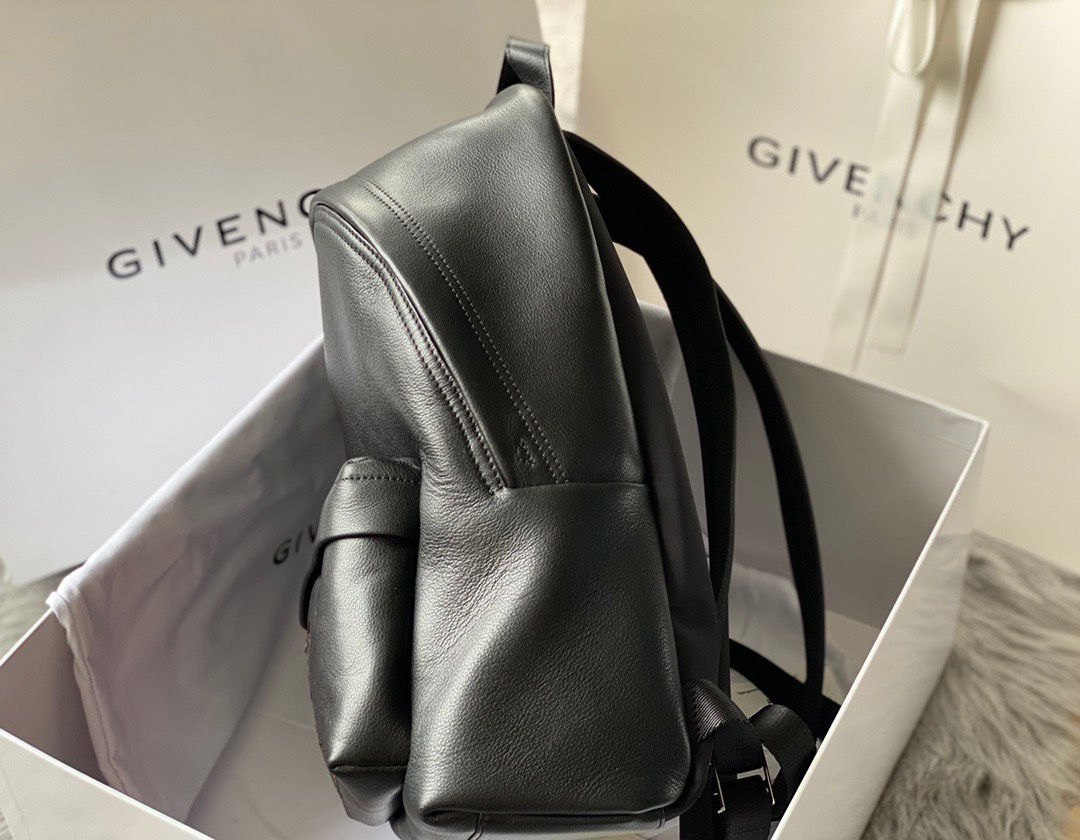 Gienvchy Backpack-28x40x15CM