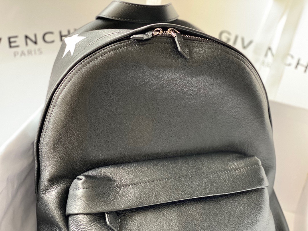Gienvchy Backpack-28x40x15CM
