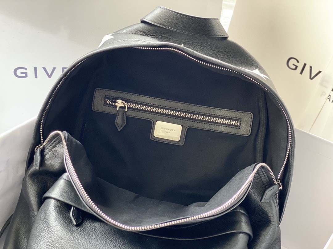 Gienvchy Backpack-28x40x15CM