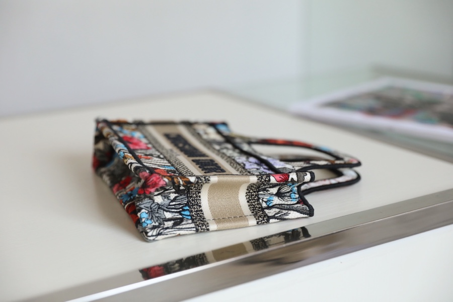 Diro Mini Book Tote-23*17*7CM