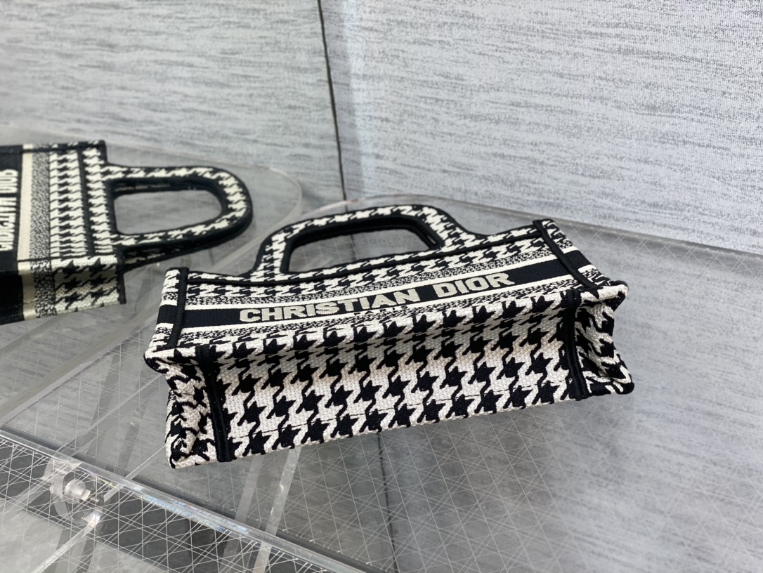 Diro Mini Book Tote-23*17*7CM