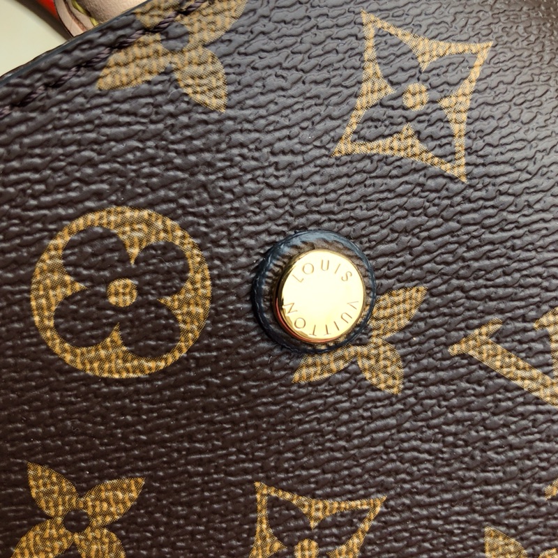 Louis Vuitton Montaigne BB-29*20*13CM