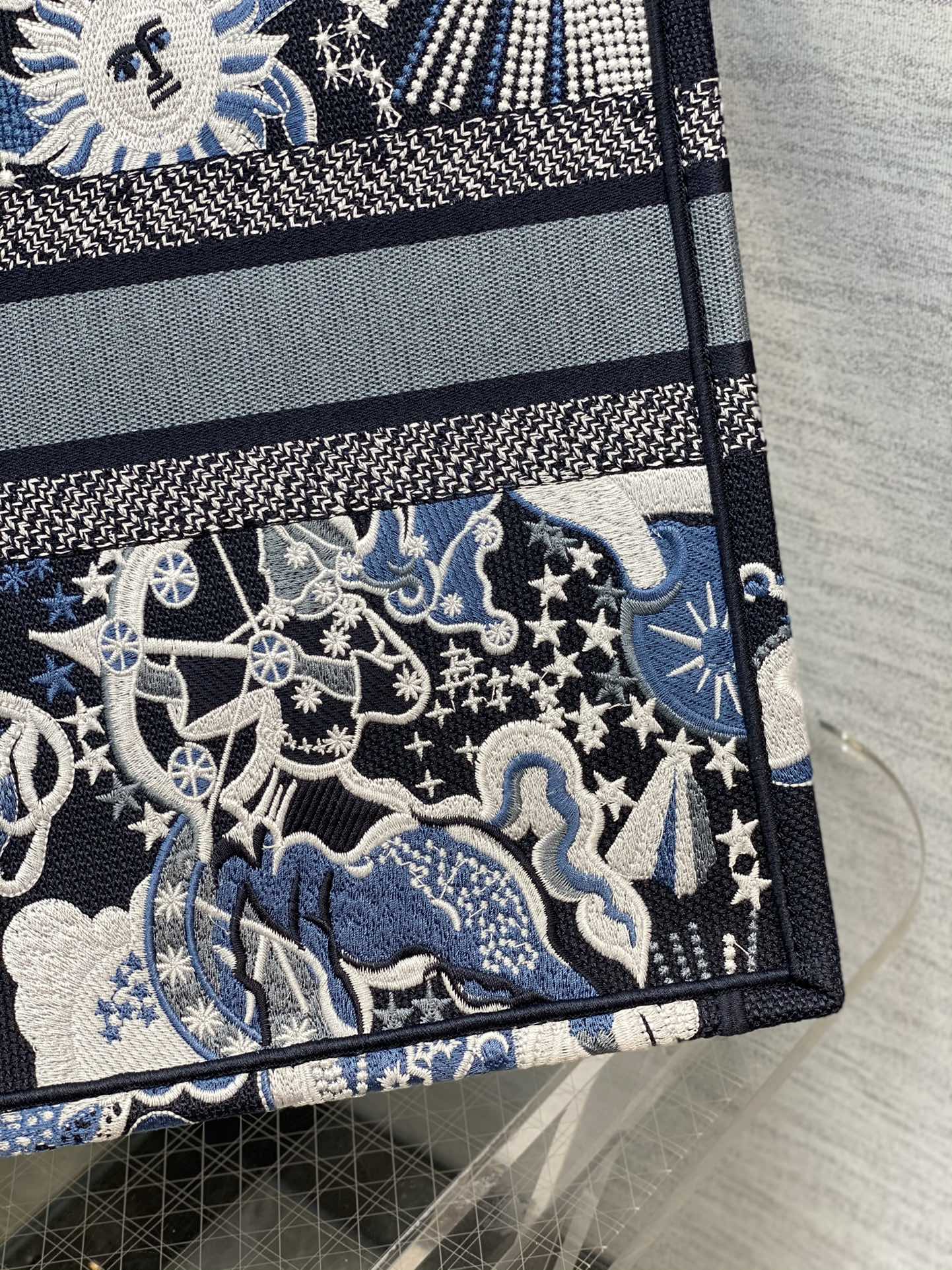 Diro Book Tote Bags-42*32*5CM