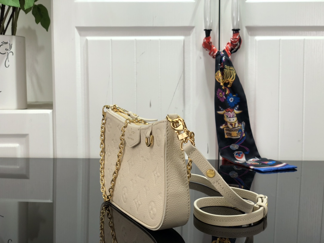 Louis Vuitton Easy Pouch On Strap-19×11.5x3CM