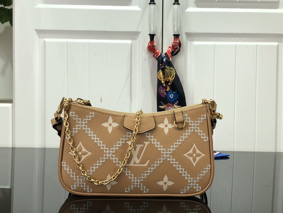 Louis Vuitton Easy Pouch On Strap-19×11.5x3CM
