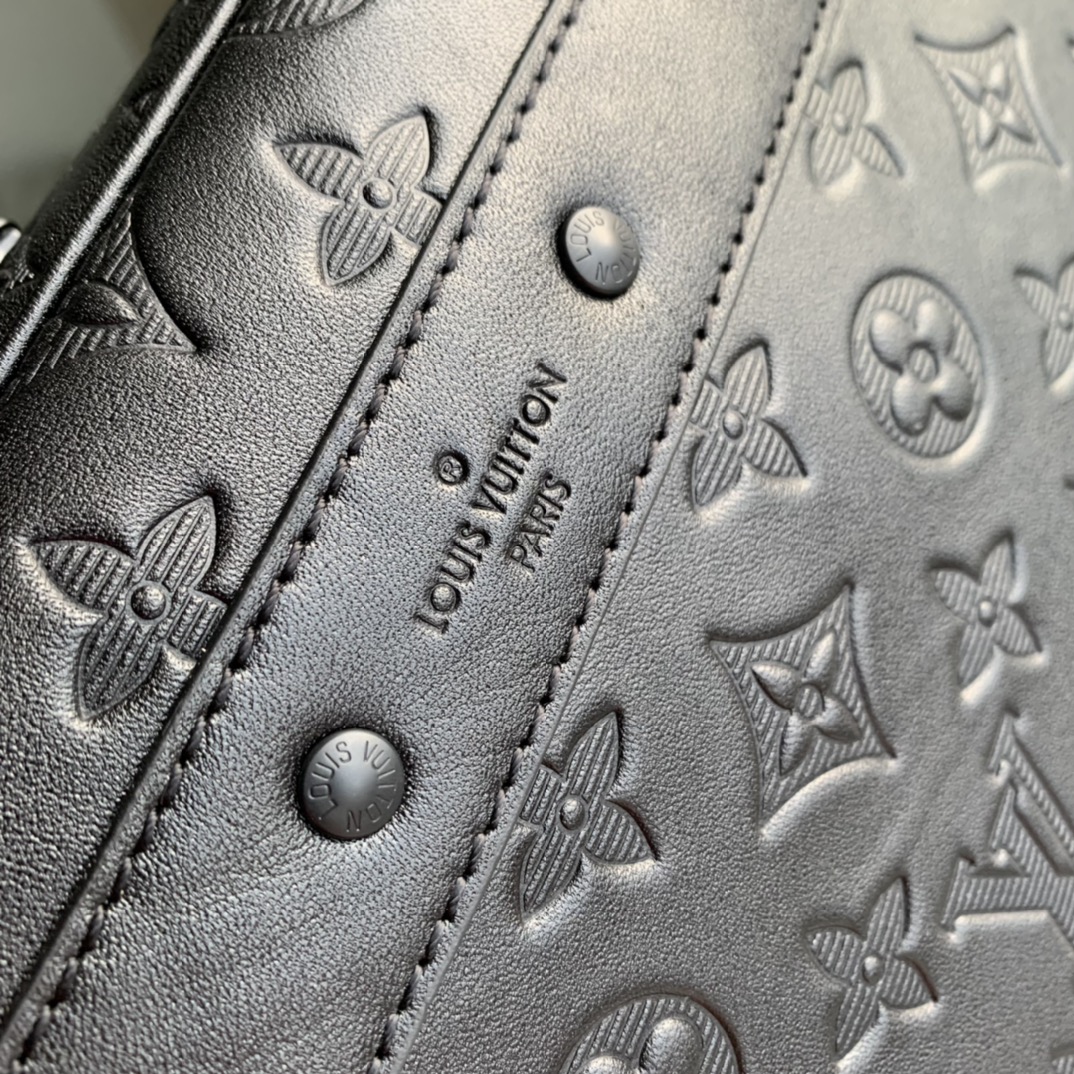 Louis Vuitton Pouch-26*17*71CM Louis Vuitton Pouch-26*17*71CM