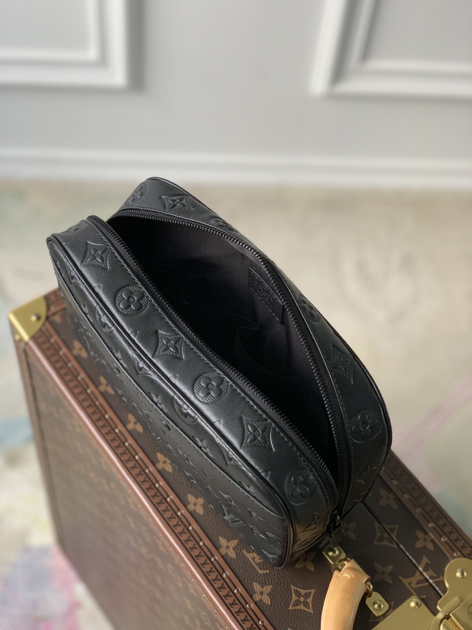 Louis Vuitton Pouch-26*17*71CM Louis Vuitton Pouch-26*17*71CM