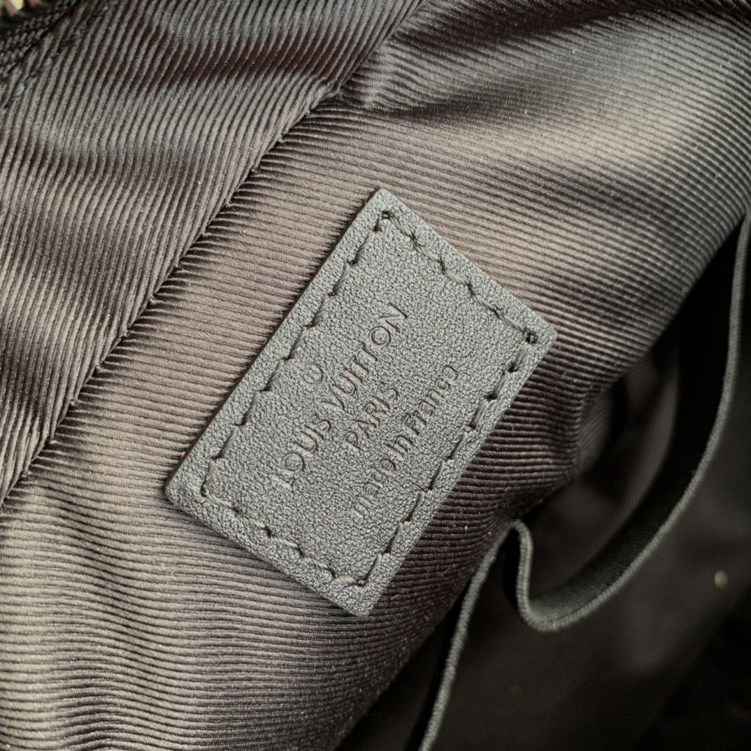 Louis Vuitton Pouch-26*17*71CM Louis Vuitton Pouch-26*17*71CM