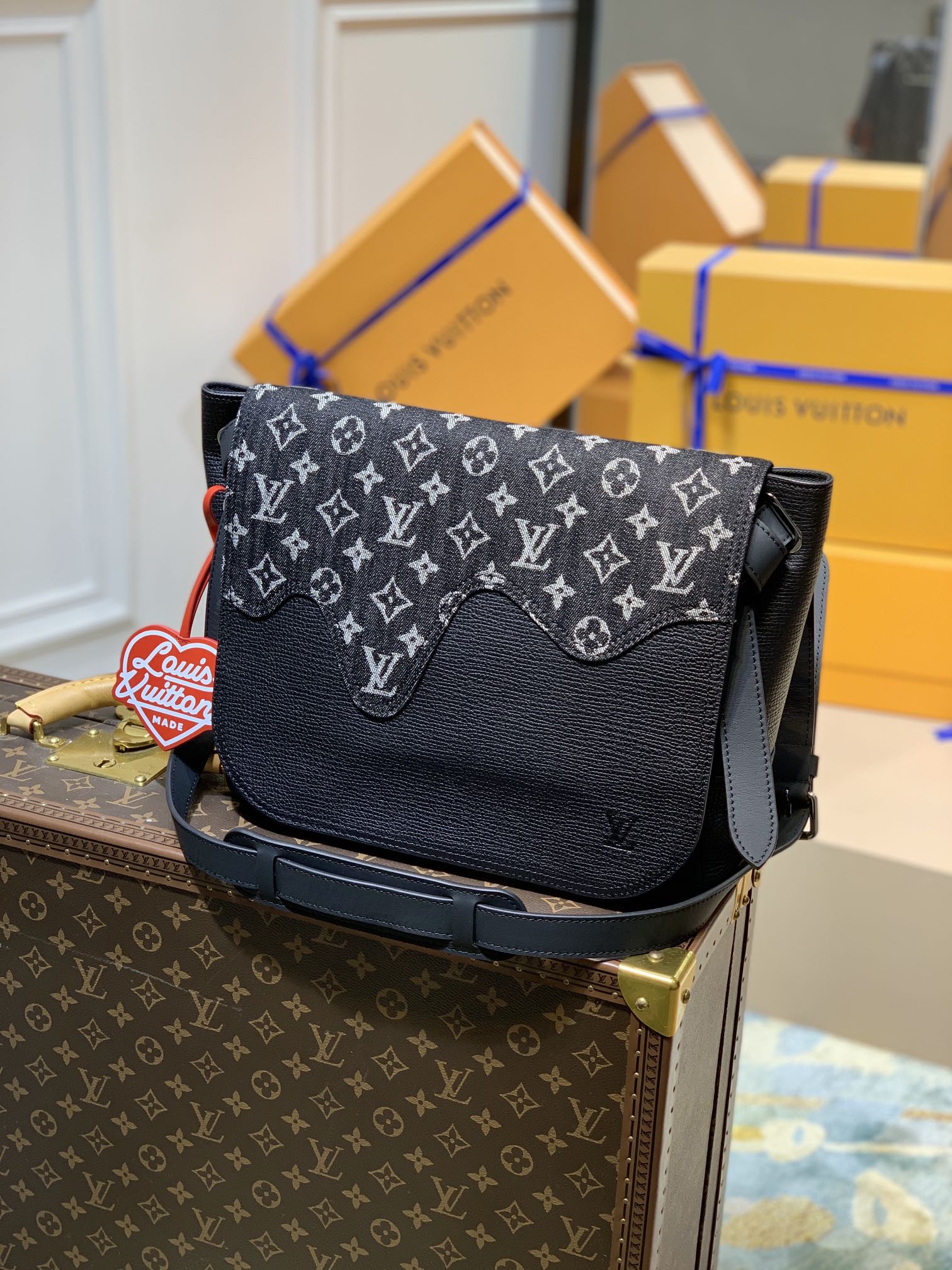 Louis Vuitton Besace Tokyo -39*23*13CM