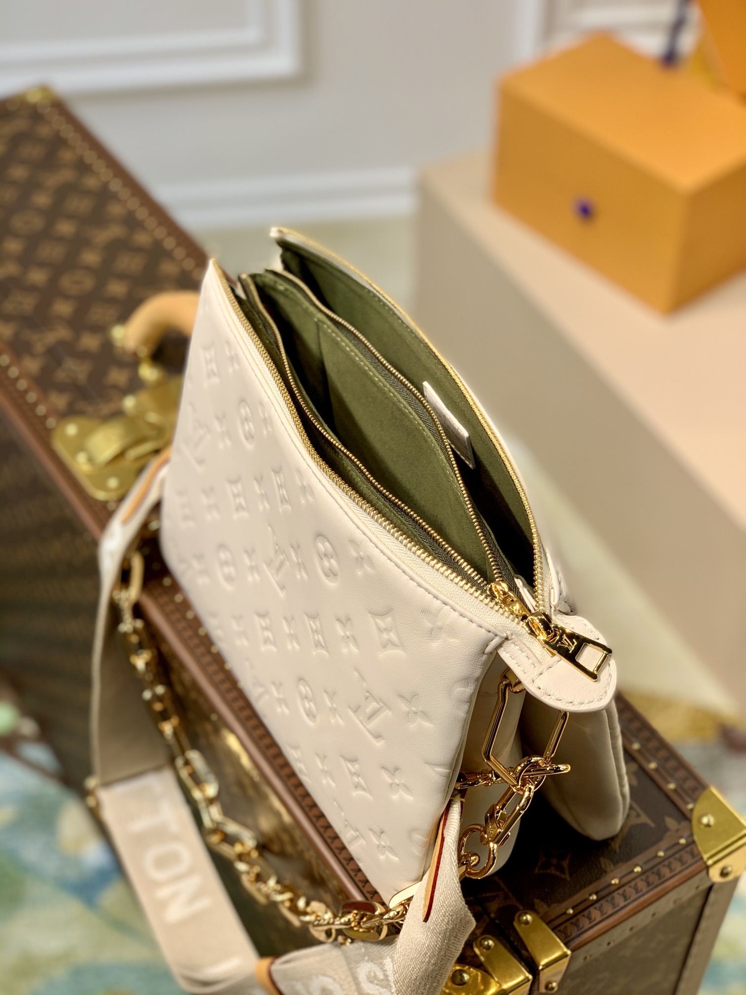 Louis Vuitton Coussin Handbags-29.5×13.5×21CM
