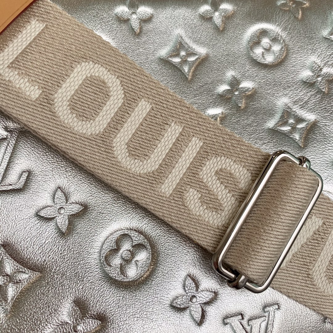 Louis Vuitton Coussin Handbags-26*20*12CM