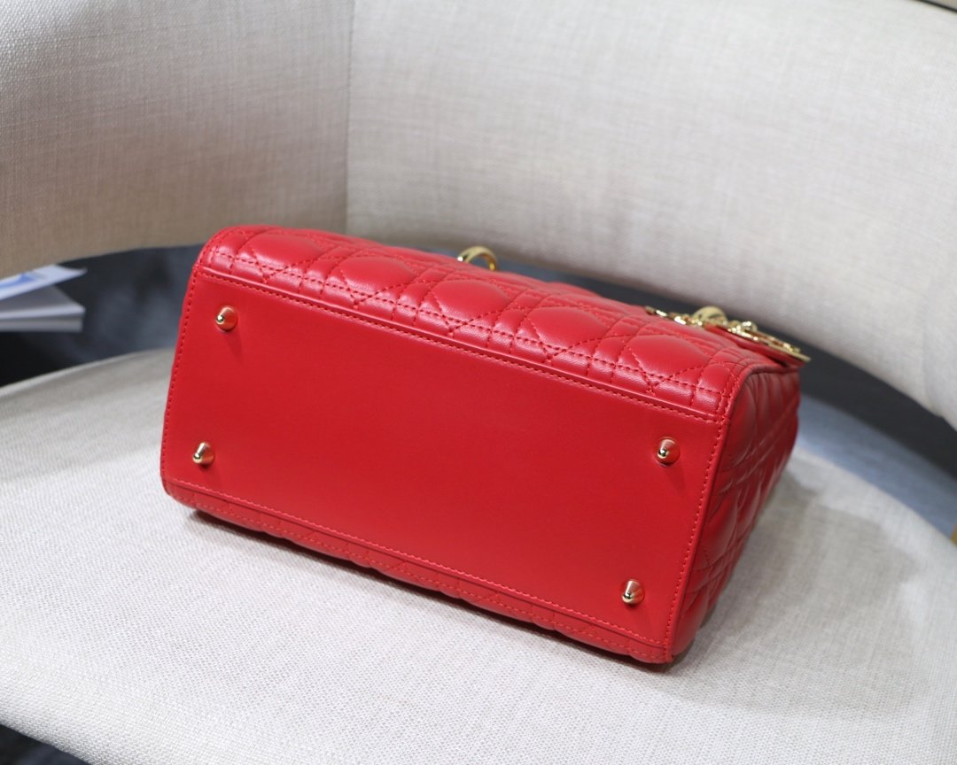 Lady Diro Handle Bag With Gold Hardware-24CM