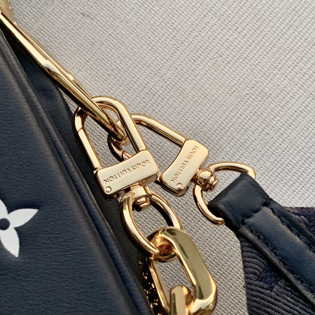 Louis Vuitton Coussin Handbags-26*20*12CM