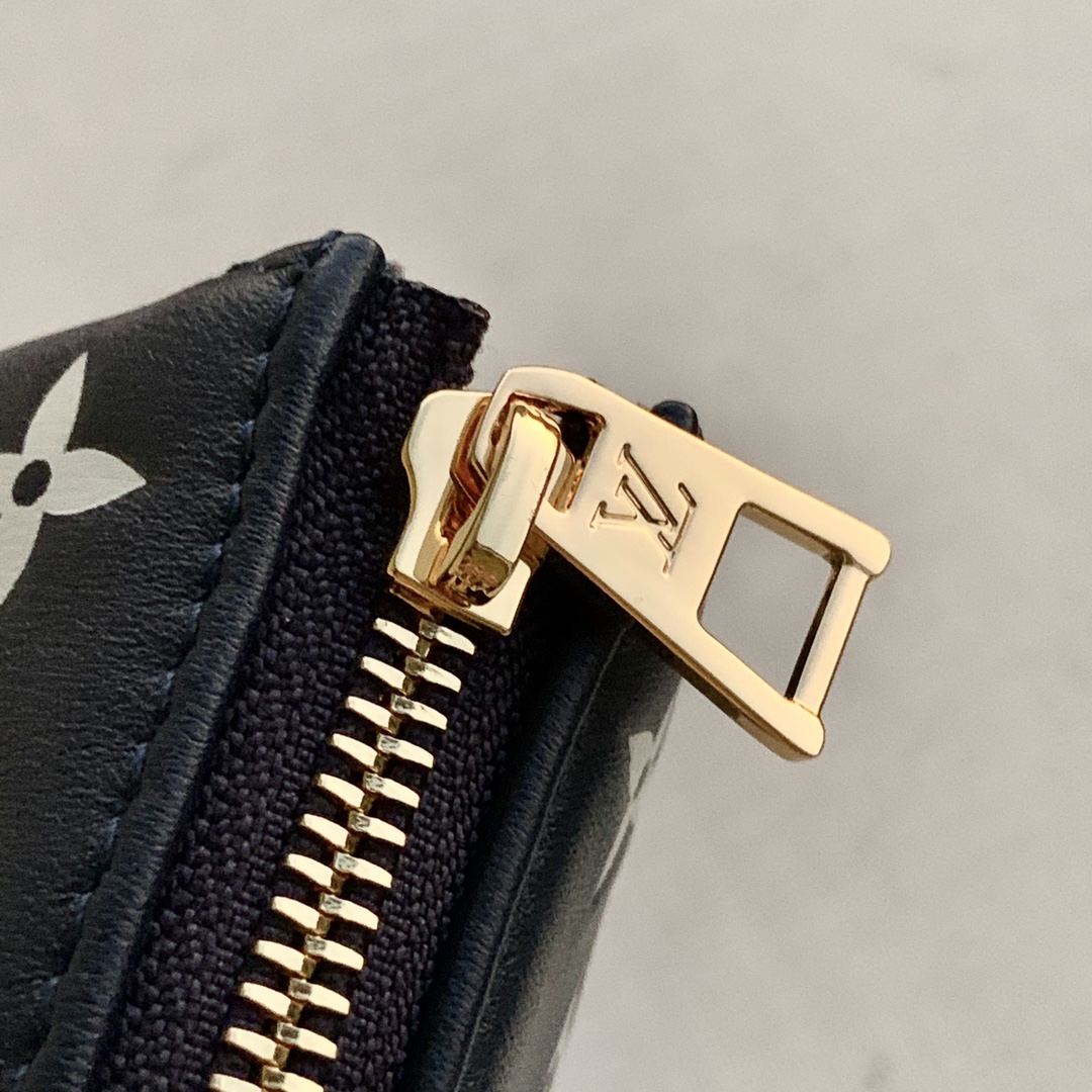 Louis Vuitton Coussin Handbags-26*20*12CM