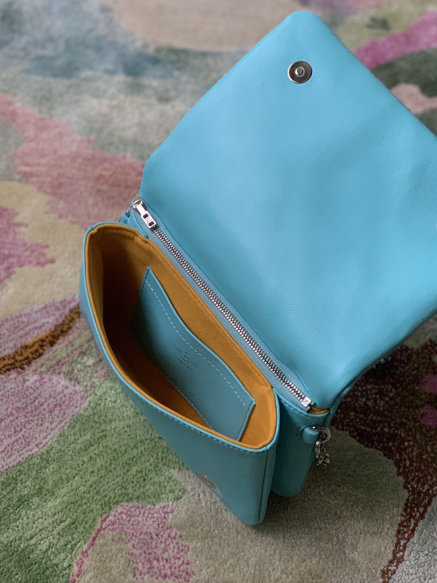Louis Vuitton Pochette Coussin Chain Bag-20*14*8CM Louis Vuitton Pochette Coussin Chain Bag-20*14*8CM