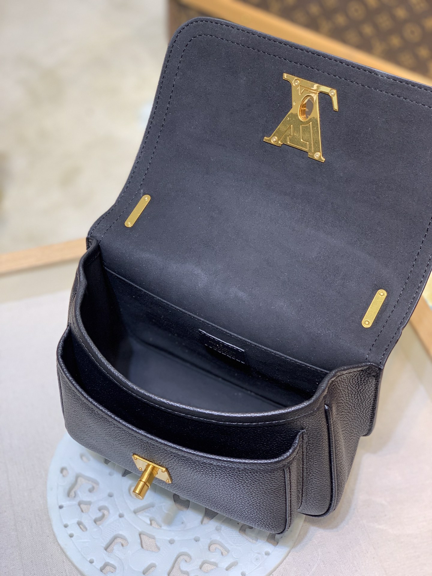 Louis Vuitton Lockme Handbags PM-M57073-23*17*11CM Louis Vuitton Lockme Handbags PM-M57073-23*17*11CM
