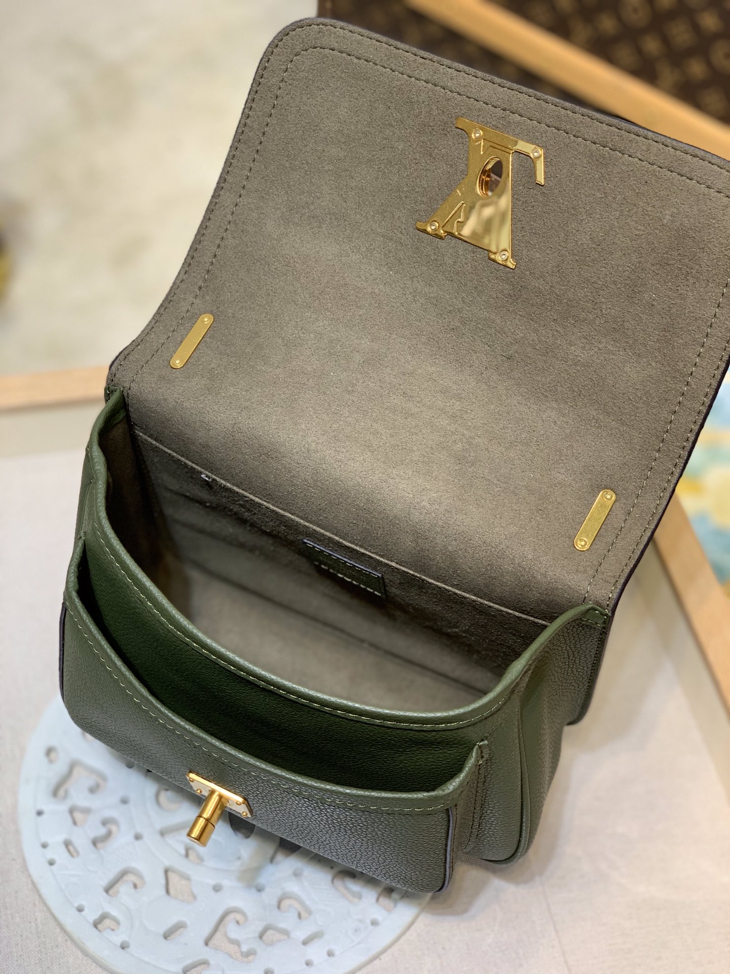 Louis Vuitton Lockme Handbags PM-M57073-23*17*11CM Louis Vuitton Lockme Handbags PM-M57073-23*17*11CM